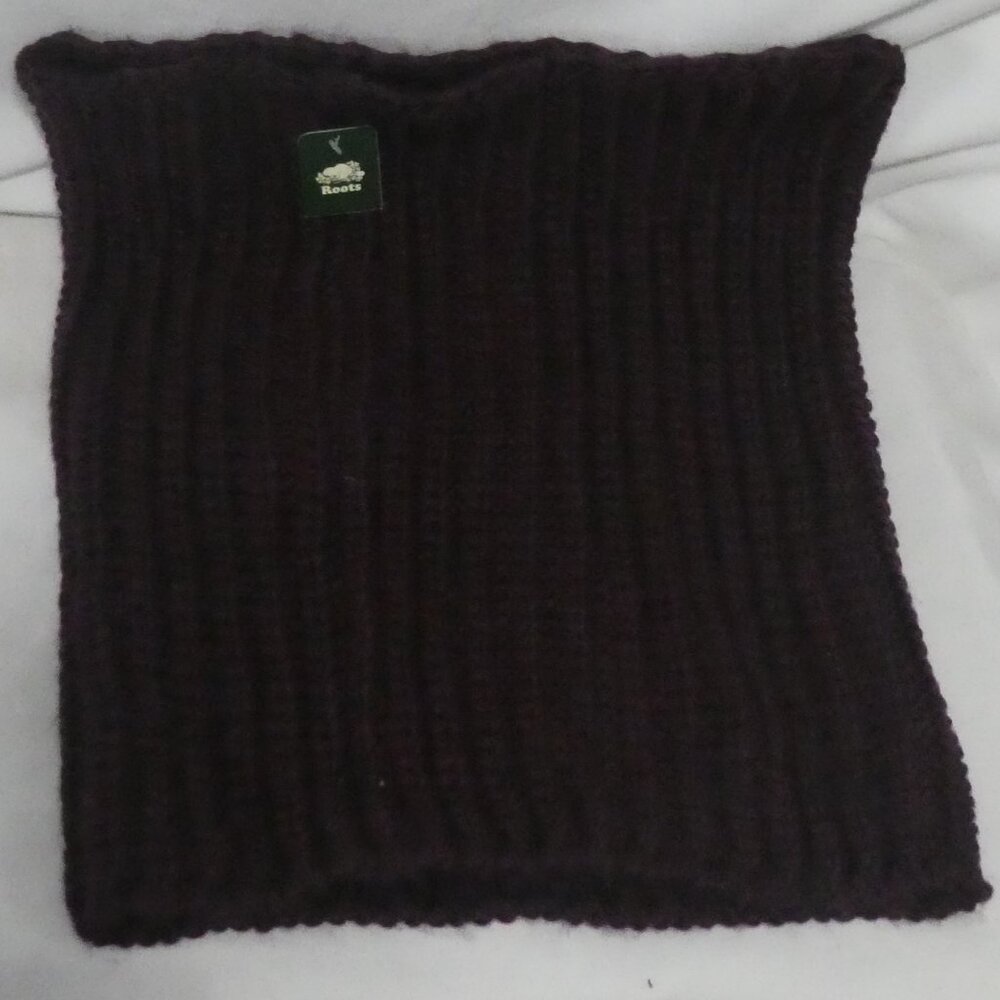 ROOTS | one size | Burgundy Ribbed Knit Infinity Scarf | NWT